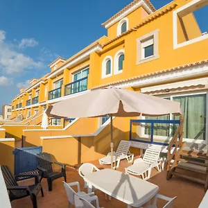 https://apartamentos-arenas-blancas-de-cotillo-el-cotillo.in-canary-islands.com